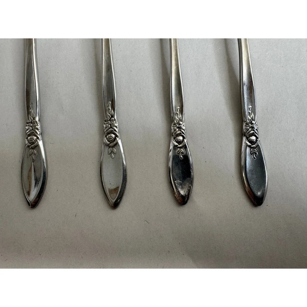 Oneida Community Stainless Floral 4 Spoons 2 Tablespoons 2 Teaspoons‎ Silver